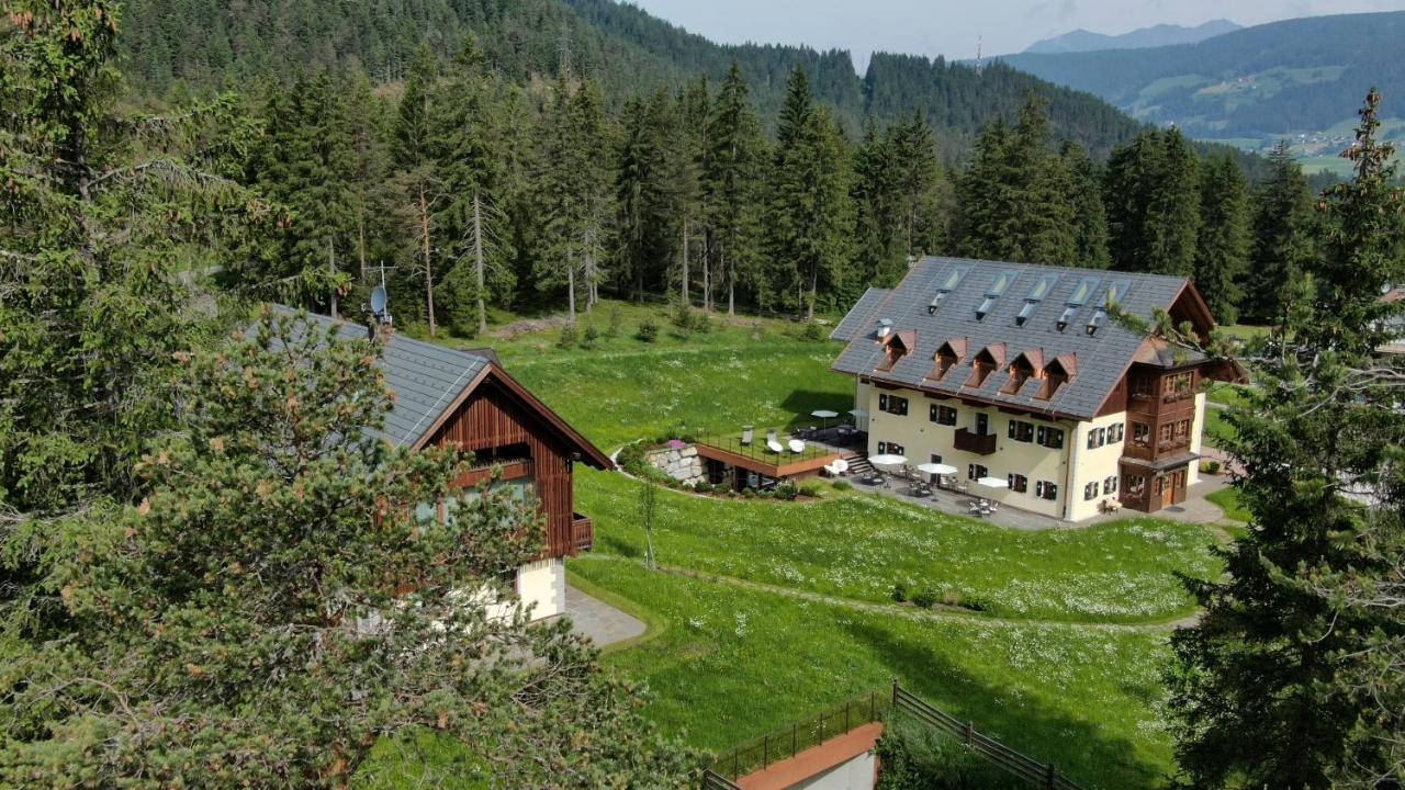 Hotel Natura Boutique Chalet Wellness Spa Toblach Exterior foto