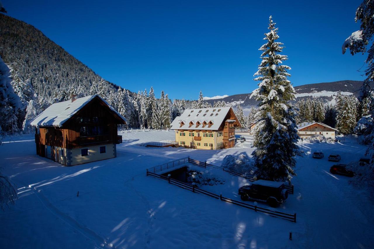 Hotel Natura Boutique Chalet Wellness Spa Toblach Exterior foto