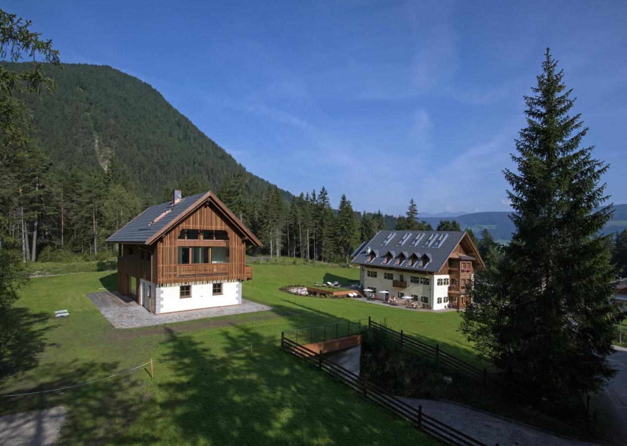 Hotel Natura Boutique Chalet Wellness Spa Toblach Exterior foto